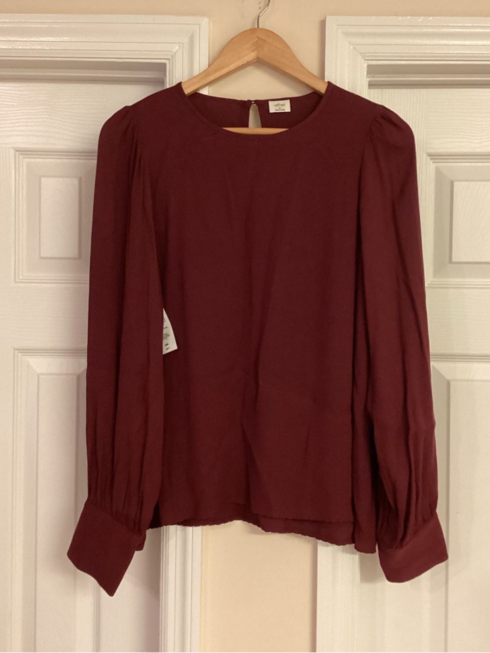 Aritzia Wilfred Clarissa Burgundy Button Cuff Puff Sleeve Blouse
